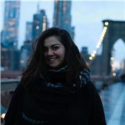 Ciao, sono Arianna e ti guiderò nel mondo del graphic design! Vuoi imparare a sviluppare la tua creatività? Sei nel posto giusto.